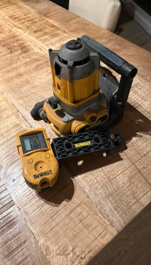 Te koop: DeWalt DW071-XJ laser (horizontaal/verticaal), Doe-het-zelf en Verbouw, Gereedschap | Schuurmachines, Gebruikt, 1200 watt of meer
