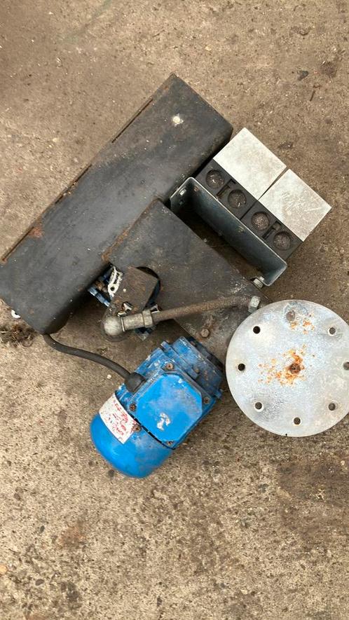 Pendelbeweging 220v, Doe-het-zelf en Verbouw, Motoren, Gebruikt, Elektromotor, Minder dan 1400 rpm, Ophalen