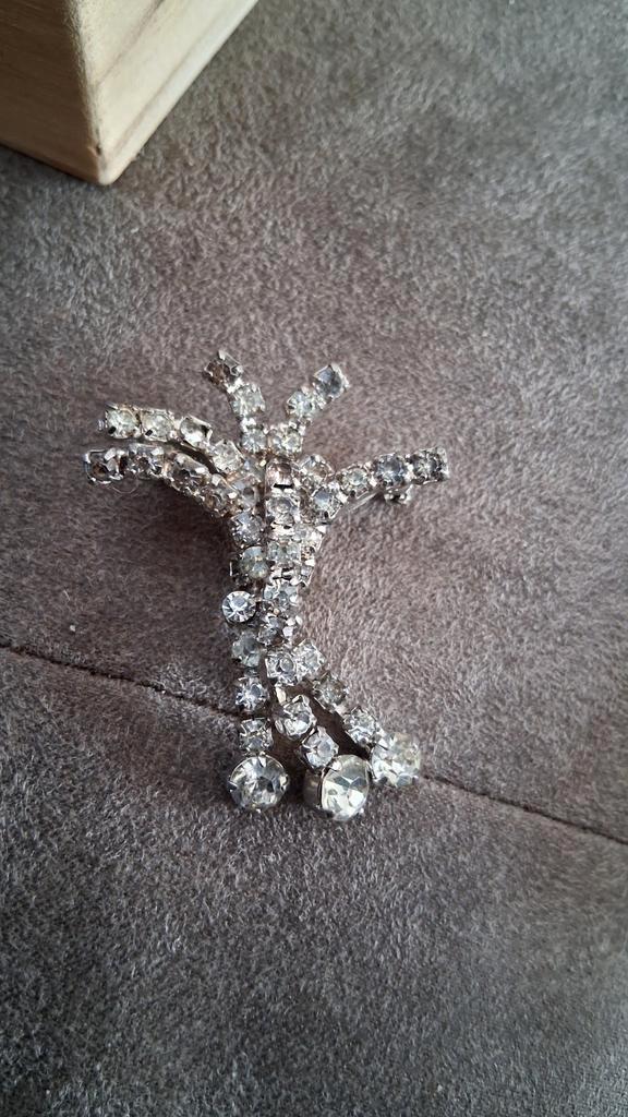 Vintage Brocante  speld Broche met Strass, Sieraden, Tassen en Uiterlijk, Broches, Gebruikt, Overige materialen, Zilver, 4 tot 7 cm