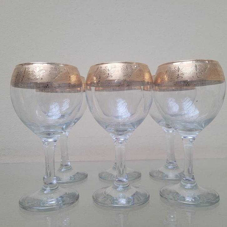 6 Kristallen Wijnglazen met Gouden Rand, Huis en Inrichting, Keuken | Servies, Gebruikt, Glas of Glazen, Overige stijlen, Glas