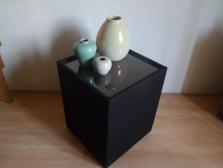 Vierkante bijzettafel zwart stof glas tafel salontafel 56 h., Huis en Inrichting, Tafels | Salontafels, Zo goed als nieuw, 50 tot 75 cm