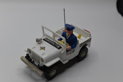 Oude plastic / blikken Police jeep, Hobby en Vrije tijd, Modelauto's | Overige schalen, Gebruikt, Auto, Ophalen of Verzenden