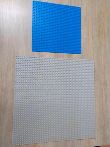 Lego Bouwplaten - 2 stuks beschikbaar voor biedingen