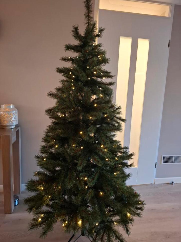 Kerstboom Blackbox 185hg met ledverlichting ZO OP TE ZETTEN, Diversen, Kerst, Gebruikt, Ophalen