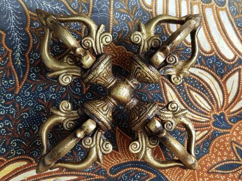 Prachtige zware antieke Oosterse Dorje van brons 14,8 cm., Antiek en Kunst, Kunst | Niet-Westerse kunst, Ophalen of Verzenden