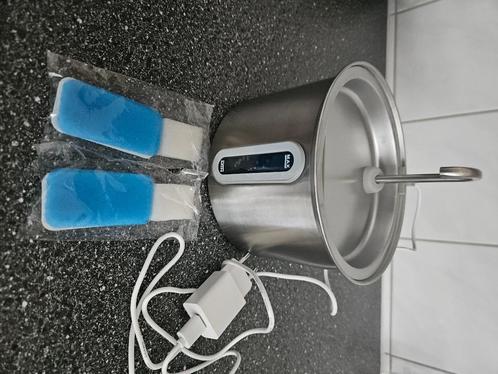 Drinkfontein 2L, Dieren en Toebehoren, Kattenvoerbakken en Drinkbakken, Zo goed als nieuw, Ophalen