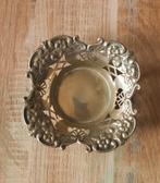 Zilveren schaaltje made in England.

Diameter 14,5 cm., Antiek en Kunst, Antiek | Goud en Zilver, Ophalen of Verzenden, Zilver