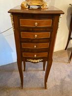 Zeer mooi gebogen ladenkast, Ophalen