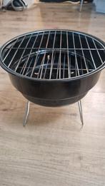 Tafel BBQ met reistas en briketten, Ophalen of Verzenden, Gebruikt, Onbekend