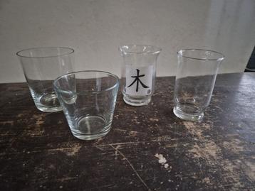 4 diverse glazen vazen  