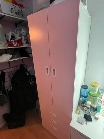 Roze Kinderkledingkast beschikbaar voor biedingen