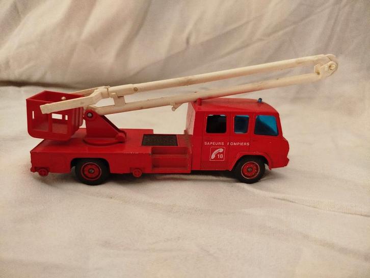 Vintage Solidi Berliet 770 Camiva brandweerwagen met bak, Antiek en Kunst, Antiek | Speelgoed, Verzenden