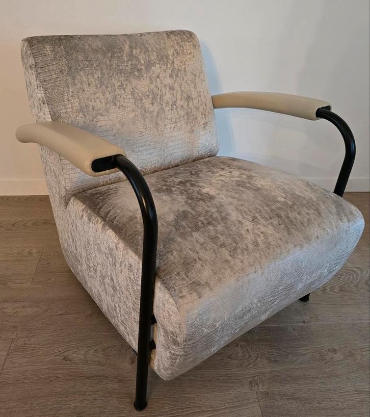 Leolux Scylla fauteuil — herbekleed — zeer nette staat, Huis en Inrichting, Fauteuils, Zo goed als nieuw, Stof, 50 tot 75 cm, 75 tot 100 cm