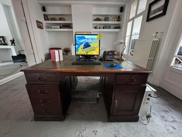 Klassiek dubbel schrijfbureau, lederen tableau, kastjes beschikbaar voor biedingen