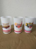 3 mooie melkwitte melkbekers Menken, Antiek en Kunst, Antiek | Servies compleet, Ophalen of Verzenden
