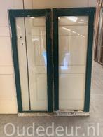 nr. r730 twee oude grenen ramen