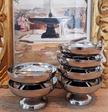 Set van 6 vintage RVS dessertcoupes op voetje beschikbaar voor biedingen