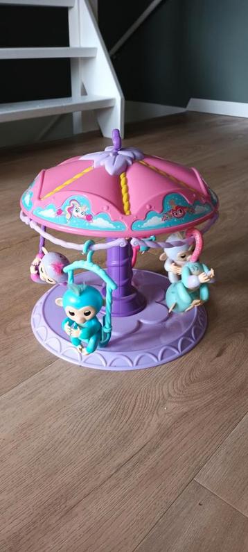 Fingerlings Carrousel 
inclusief 5 Fingerlings aapjes
 beschikbaar voor biedingen