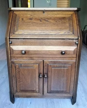 Eiken Secretaire in goede staat! beschikbaar voor biedingen