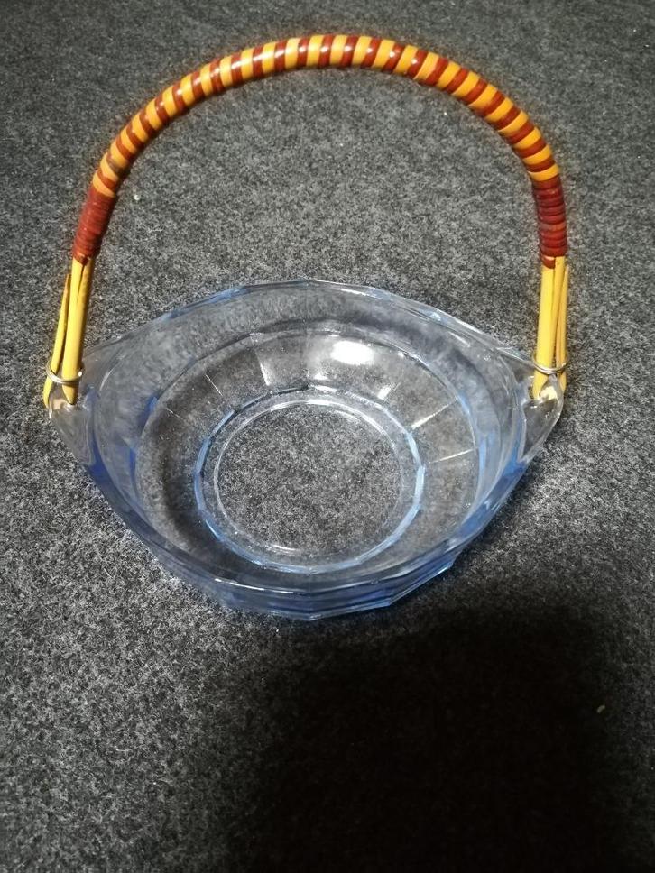 Blauw glazen schaaltje met bamboe hengsel, Antiek en Kunst, Curiosa en Brocante, Ophalen of Verzenden