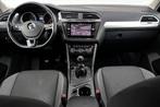Volkswagen Tiguan 1.4 TSI ACT Comfortline Business R | Trekh, Voorwielaandrijving, Stof, Euro 6, 4 cilinders