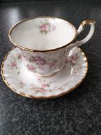 Royal Albert Victoriana Rose, Ophalen of Verzenden, Zo goed als nieuw, Porselein, Kop en/of schotel