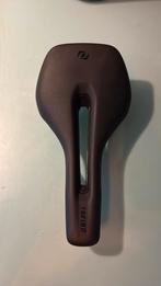 Syncros Tofino R 2.0 zadel 135mm, Fietsen en Brommers, Fietsen | Racefietsen, Overige merken, Carbon, Ophalen of Verzenden, Zo goed als nieuw