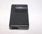 Fuji BC-24A acculader. Incl. netsnoer. Izgs., Ophalen of Verzenden, Zo goed als nieuw, Oplaadbaar