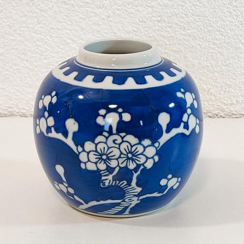 Chinese gemberpot. Blauw Wit porselein. Kersenbloesem Prunus, Antiek en Kunst, Kunst | Niet-Westerse kunst, Ophalen of Verzenden