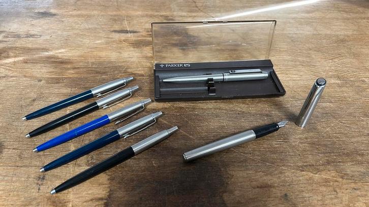 7 oude parker pennen., Verzamelen, Pennenverzamelingen, Gebruikt, Vulpen, Parker, Met doosje, Ophalen of Verzenden