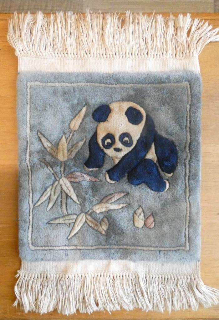 Klein tapijtje met Panda [1911-A], Antiek en Kunst, Antiek | Kleden en Textiel, Ophalen