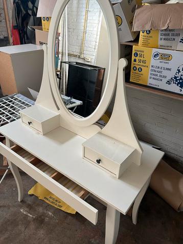 IKEA Hemnes Kaptafel met Spiegel met stoel beschikbaar voor biedingen