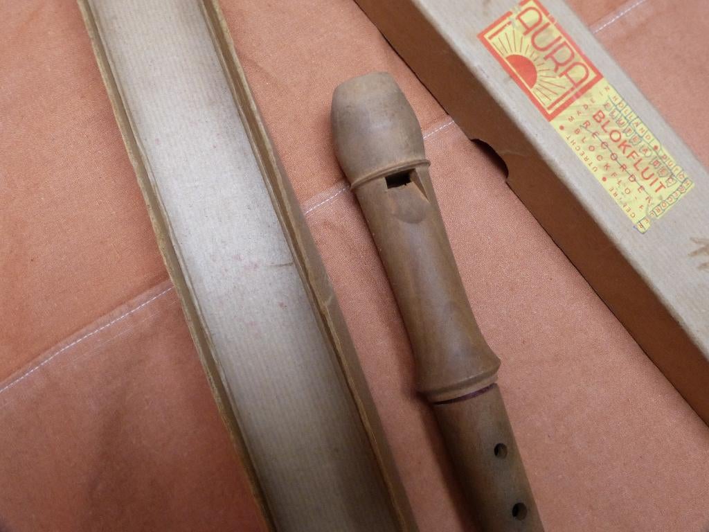 Aura houten blokfluit met doosje in nog goede staat uit, Muziek en Instrumenten, Blaasinstrumenten | Blokfluiten, Ophalen, Gebruikt