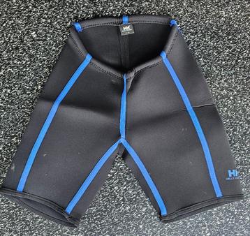 Neopreen korte broek beschikbaar voor biedingen