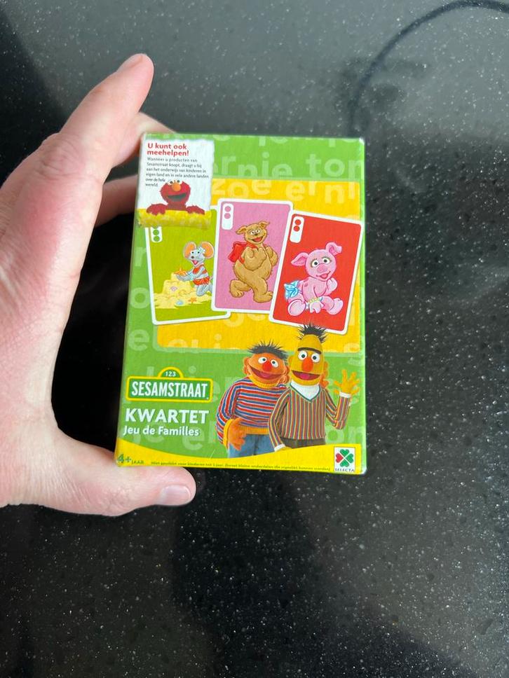 Sesamstraat Kwartet - Leuk schoencadeau!, Hobby en Vrije tijd, Gezelschapsspellen | Kaartspellen, Zo goed als nieuw, Drie of vier spelers