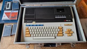 Sharp MZ-700 vintage computer uit 1982 beschikbaar voor biedingen
