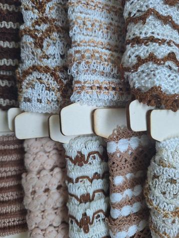 Partij origineel seventies heel mooi sierband beschikbaar voor biedingen