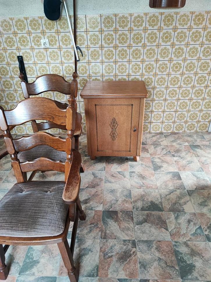 Naaimachine in kast, Antiek en Kunst, Antiek | Naaimachines, Ophalen of Verzenden