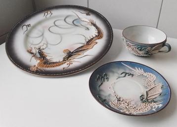 Japanse Moriage porcelein Dragonware, kop&schotel . Bord . beschikbaar voor biedingen