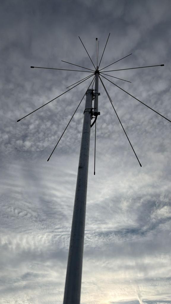 Diamond discone D-130 pl, Telecommunicatie, Antennes en Masten, Zo goed als nieuw, Mast, Ophalen of Verzenden