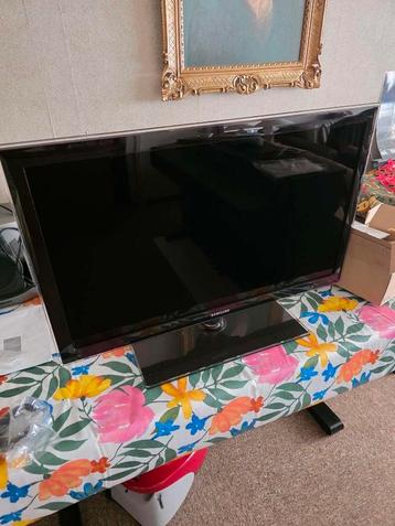 Samsung 32' smart tv beschikbaar voor biedingen