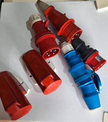 Diverse stekkers krachtstroom etc. 6 stuks beschikbaar voor biedingen