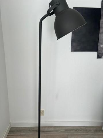 Staanlamp hektar ikea grijs  beschikbaar voor biedingen