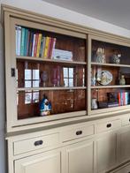 Grote, sfeervolle vitrinekast in goede staat, Huis en Inrichting, Ophalen, 200 cm of meer, Zo goed als nieuw, Met lade(s)