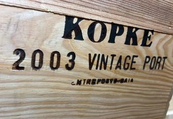 Een Mooie kist KOPKE VINTAGE PORT 2003 Inclusief 12 flessen  beschikbaar voor biedingen