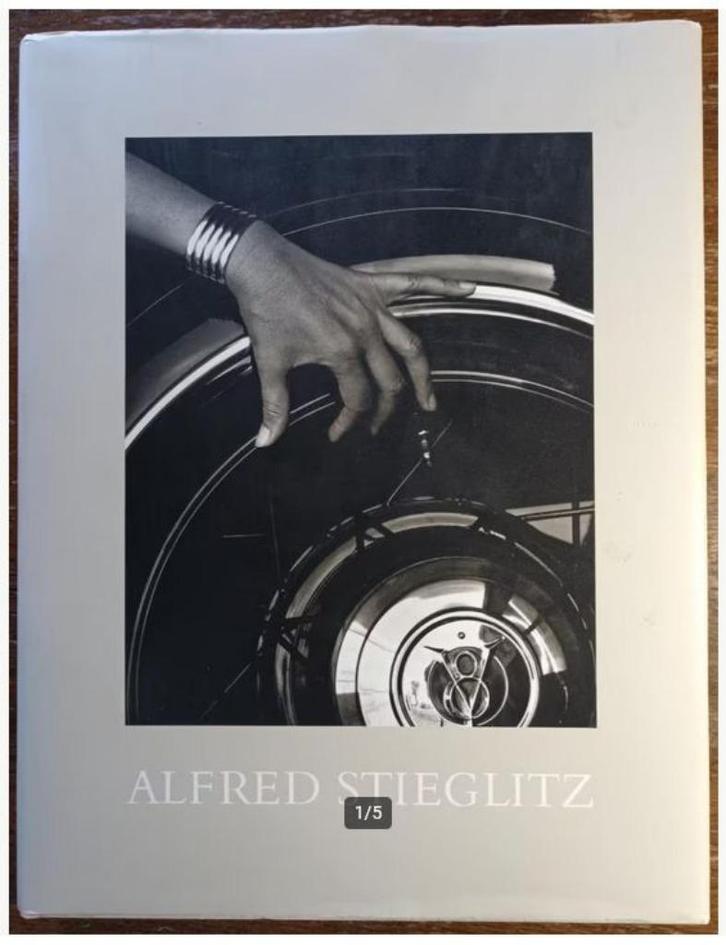 Alfred Stieglitz - Photographs & Writings, Boeken, Kunst en Cultuur | Fotografie en Design, Zo goed als nieuw, Fotografen, Ophalen of Verzenden