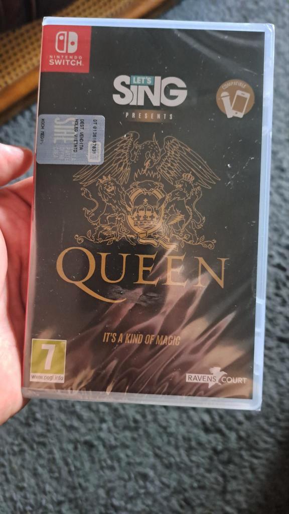 Let's Sing Queen - Nintendo Switch (Nieuw!), Spelcomputers en Games, Games | Nintendo Switch, Nieuw, Muziek, 3 spelers of meer