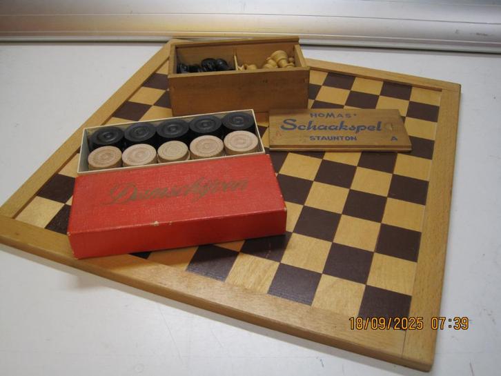 homas schaak en dam spel 38,5/38,5 cm (354), Hobby en Vrije tijd, Gezelschapsspellen | Bordspellen, Gebruikt, Een of twee spelers