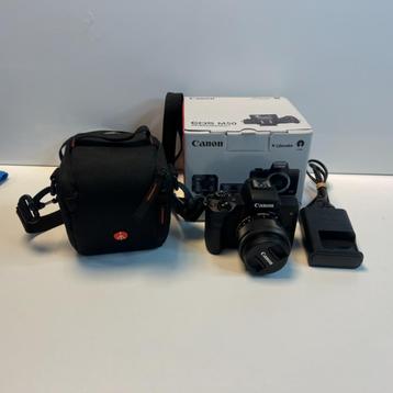 Canon EOS M50 + 15-45mm + oplader | Flitser Defect! beschikbaar voor biedingen