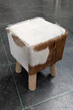 Geitenhuid krukje vierkant van het merk HSM, Huis en Inrichting, Krukjes, Ophalen of Verzenden, Nieuw, Overige materialen